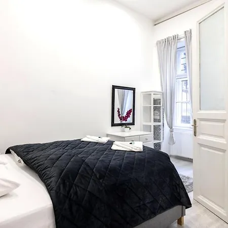 Mystic Dreamy Apartment